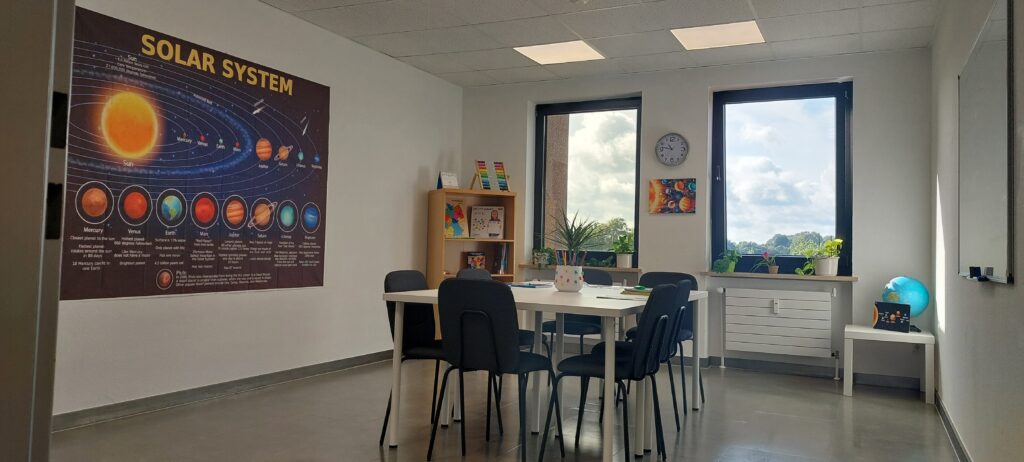 مدرسة الدروس الخصوصية einsplus 1+
